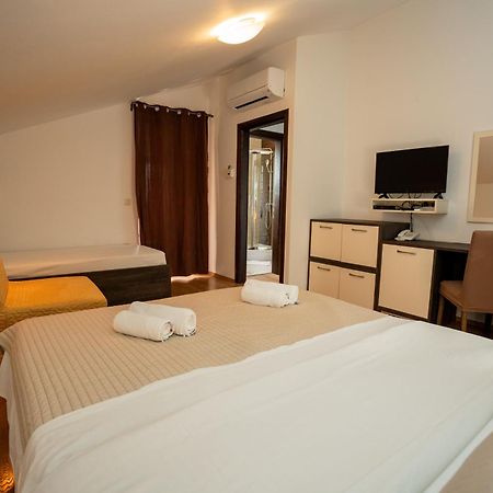 Bed & Breakfast Marta & Tona Kustići Exterior foto