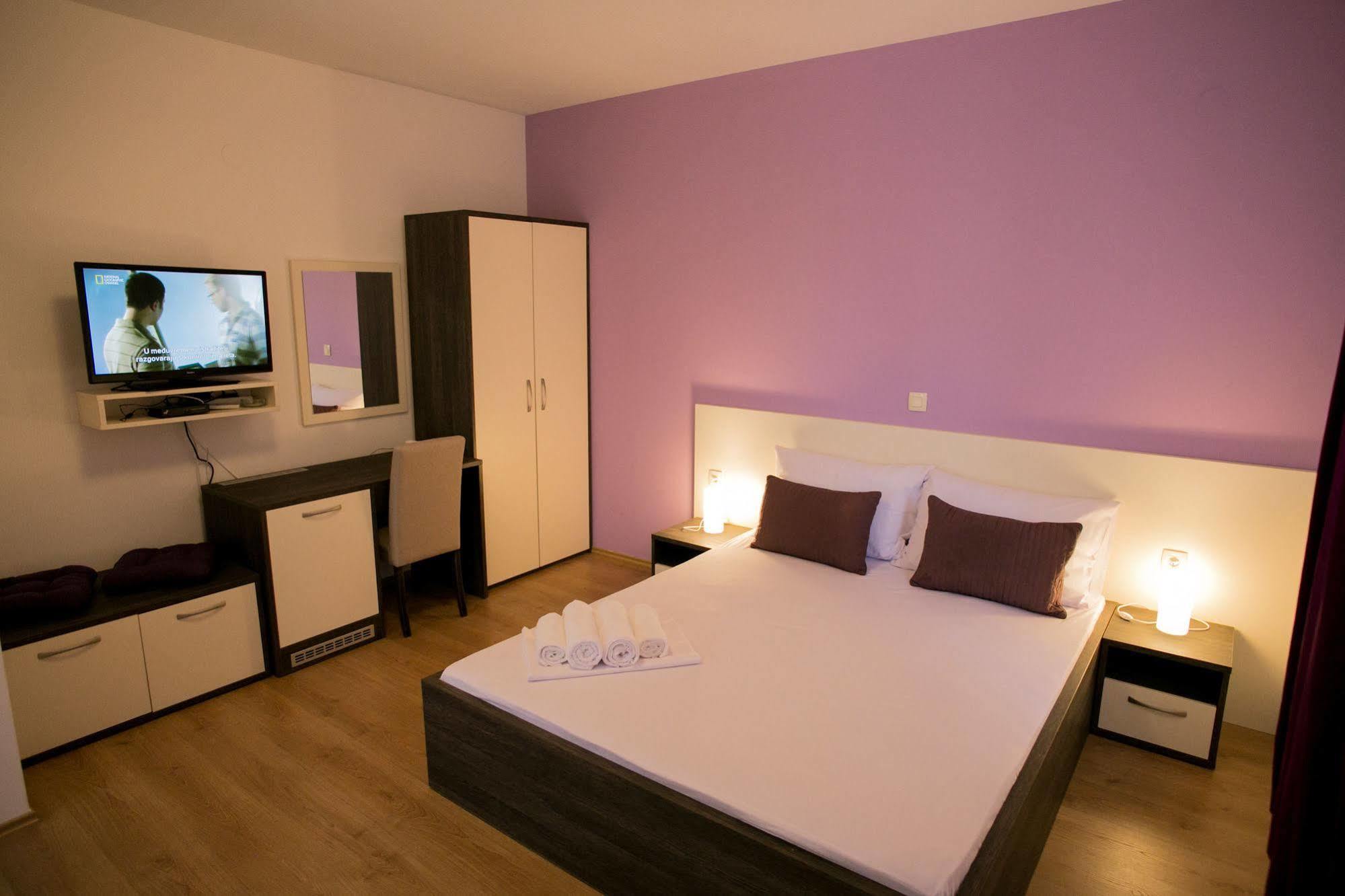 Bed & Breakfast Marta & Tona Kustići Exterior foto