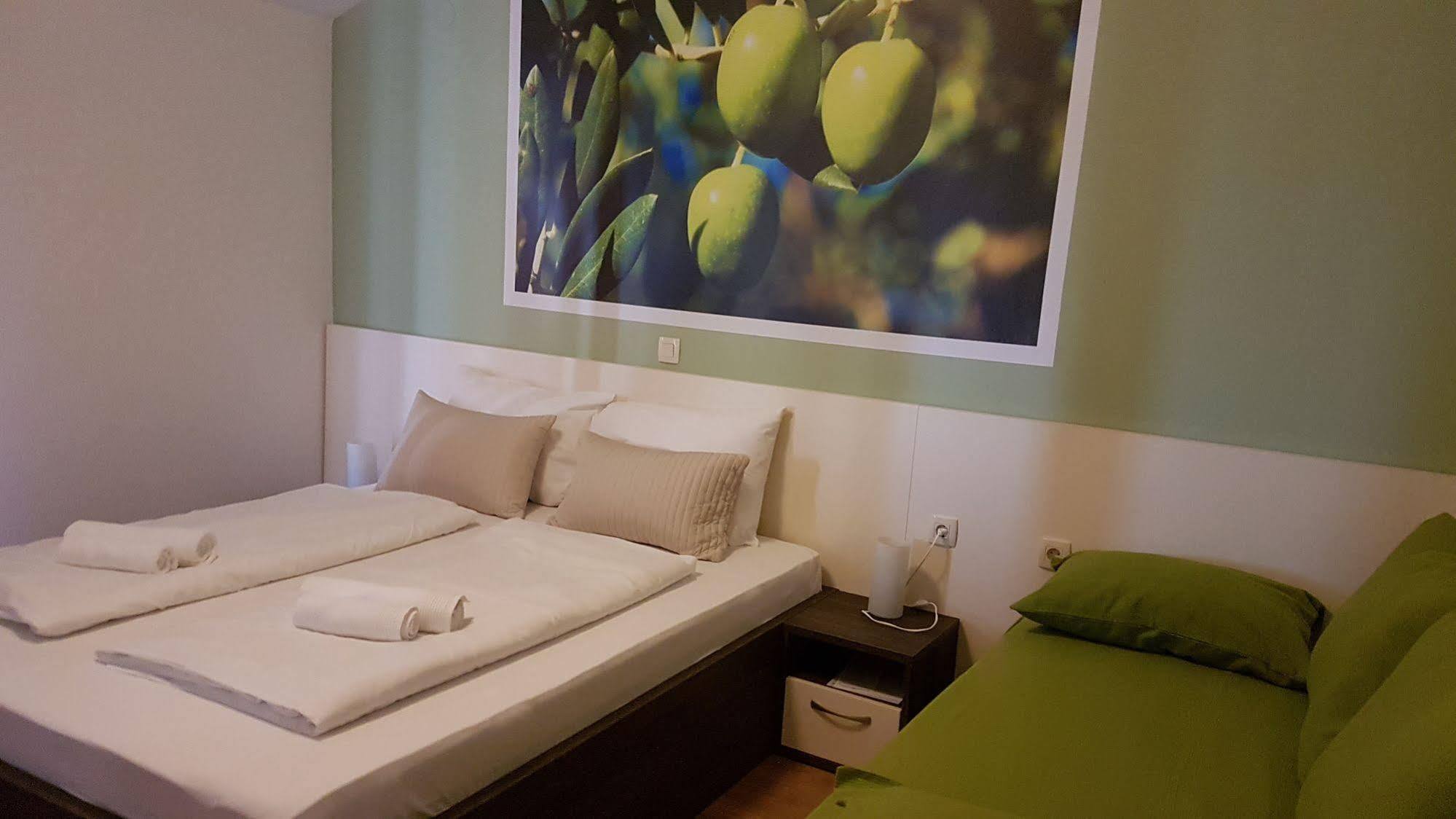 Bed & Breakfast Marta & Tona Kustići Exterior foto